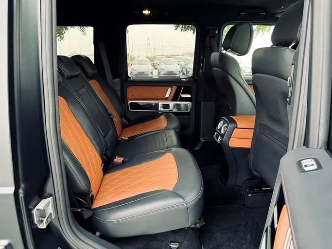 Подержанный Mercedes-Benz G-Class AMG 63 AMG II (W463), 4.0 л, 2022 в Дубае от Mirza Automobile FZE Черный цвет. Японская | AUTO.AE