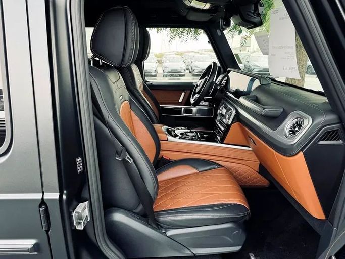 Подержанный Mercedes-Benz G-Class AMG 63 AMG II (W463), 4.0 л, 2022 в Дубае от Mirza Automobile FZE Черный цвет. Японская | AUTO.AE