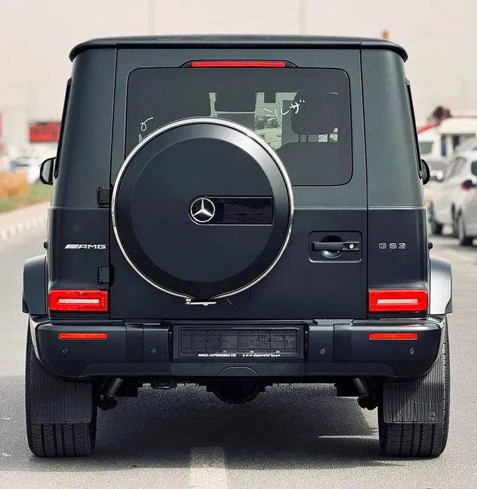 Подержанный Mercedes-Benz G-Class AMG 63 AMG II (W463), 4.0 л, 2022 в Дубае от Mirza Automobile FZE Черный цвет. Японская | AUTO.AE