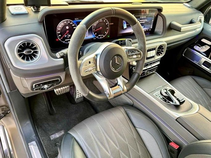 Подержанный Mercedes-Benz G-Class AMG 63 AMG II (W463), 4.0 л, 2021 в Дубае от Best Car Бронзовый цвет. Японская | AUTO.AE