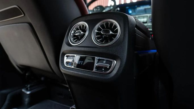 Подержанный Mercedes-Benz G-Class AMG 63 4x4 Squared II (W463), 4.0 л, 2023 в Дубае от Automobili Motors Белый цвет. GCC | AUTO.AE