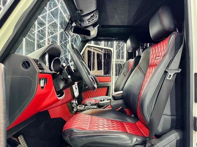 Подержанный Mercedes-Benz G-Class AMG 63 AMG I (W463) Рестайлинг 3, 5.5 л, 2018 в Дубае от Zeus Motors Белый цвет. GCC | AUTO.AE