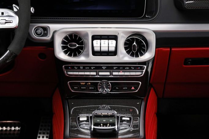 Подержанный Mercedes-Benz G-Class AMG 63 AMG II (W463), 4.0 л, 2021 в Дубае от AUTO DEALS Белый цвет. GCC | AUTO.AE