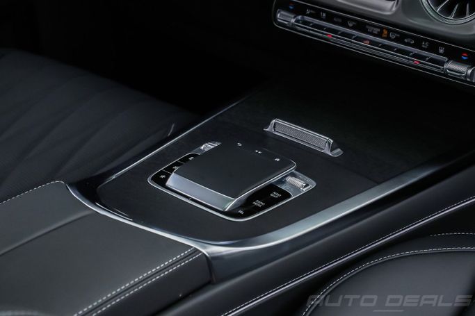 Новый Mercedes-Benz G-Class AMG 63 AMG II (W465) Рестайлинг, 4.0 л, 2025 в Дубае от AUTO DEALS Зеленый цвет. Европейская | AUTO.AE