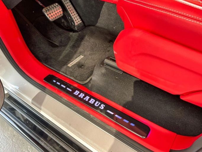 Подержанный Mercedes-Benz G-Class AMG 63 AMG II (W463), 4.0 л, 2022 в Дубае от Al Rawnaq Motors  Белый цвет. Японская | AUTO.AE