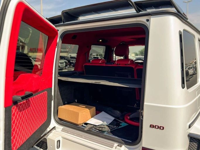 Подержанный Mercedes-Benz G-Class AMG 63 AMG II (W463), 4.0 л, 2022 в Дубае от Al Rawnaq Motors  Белый цвет. Японская | AUTO.AE