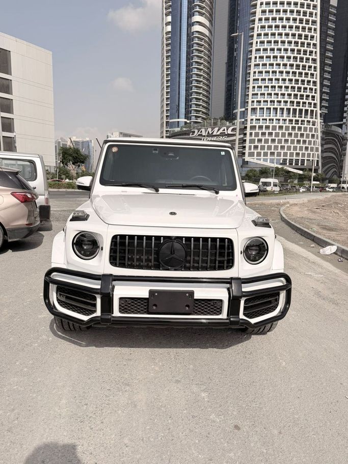 مستعملة Mercedes-Benz G-Class AMG 63 4x4 Squared II (W463), 4.0 l, 2022 في في دبي من RAI MOTORS، اللون أبيض. المواصفات اليابانية | AUTO.AE