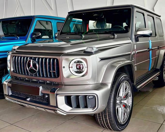 Новый Mercedes-Benz G-Class AMG 63 AMG II (W465) Рестайлинг, 4.0 л, 2025 в Дубае от LiveCars Серебристый цвет. Корейская | AUTO.AE
