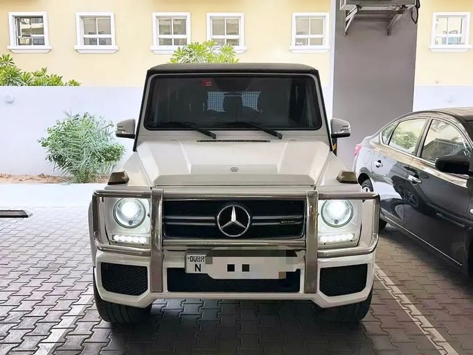 Used Mercedes-Benz G-Class AMG 63 AMG I (W463) Facelift 3, 5.5 l, 2017 in Dubai, White color. GCC Specs | AUTO.AE | Listing #270211