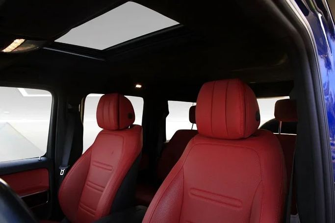 Подержанный Mercedes-Benz G-Class 500 III (W463), 4.0 л, 2022 в Дубае от Mohammad Alkarak Motors Синий цвет. Европейская | AUTO.AE