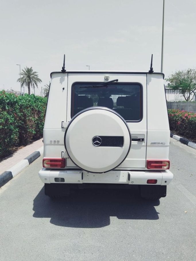 Used Mercedes-Benz G-Class 550 II (W463) Facelift 2, 5.5 l, 2009 in Dubai by Lahbab Motors, White color. Japanese Specs | AUTO.AE