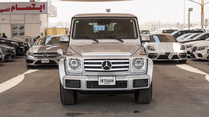 Подержанный Mercedes-Benz G-Class 550 II (W463) Рестайлинг 4, 4.0 л, 2016 в Дубае от Ibitisam Motors Серебристый цвет.  | AUTO.AE