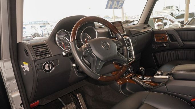Подержанный Mercedes-Benz G-Class 550 II (W463) Рестайлинг 4, 4.0 л, 2016 в Дубае от Ibitisam Motors Серебристый цвет.  | AUTO.AE