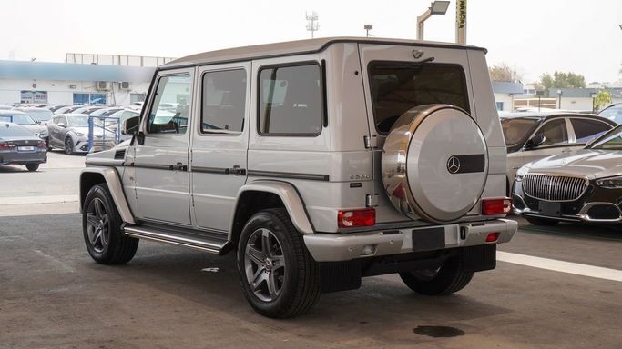 Подержанный Mercedes-Benz G-Class 550 II (W463) Рестайлинг 4, 4.0 л, 2016 в Дубае от Ibitisam Motors Серебристый цвет.  | AUTO.AE