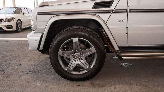 Подержанный Mercedes-Benz G-Class 550 II (W463) Рестайлинг 4, 4.0 л, 2016 в Дубае от Ibitisam Motors Серебристый цвет.  | AUTO.AE