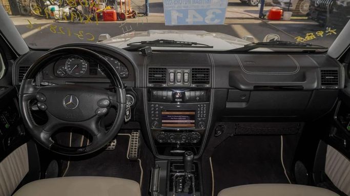 Подержанный Mercedes-Benz G-Class 550 II (W463) Рестайлинг 2, 5.5 л, 2012 в Дубае от Ibitisam Motors Белый цвет.  | AUTO.AE