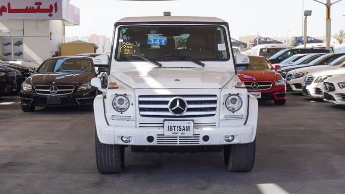Подержанный Mercedes-Benz G-Class 550 II (W463) Рестайлинг 4, 4.0 л, 2015 в Дубае от Ibitisam Motors Белый цвет.  | AUTO.AE