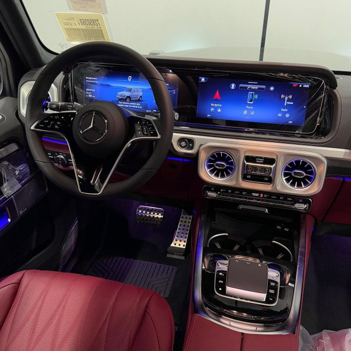 جديدة Mercedes-Benz G-Class 500 عملية شد الوجه III (W465), 3.0 l, 2025 في في دبي من AAA Motors، اللون أسود. مواصفات الخليج | AUTO.AE