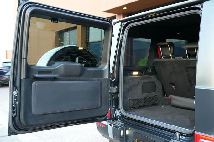 Used Mercedes-Benz G-Class 550 III (W463), 4.0 l, 2021 in Dubai by 8 Ba Motors, Black color. Japanese Specs | AUTO.AE