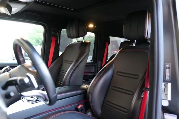 Used Mercedes-Benz G-Class 550 III (W463), 4.0 l, 2021 in Dubai by 8 Ba Motors, Black color. Japanese Specs | AUTO.AE