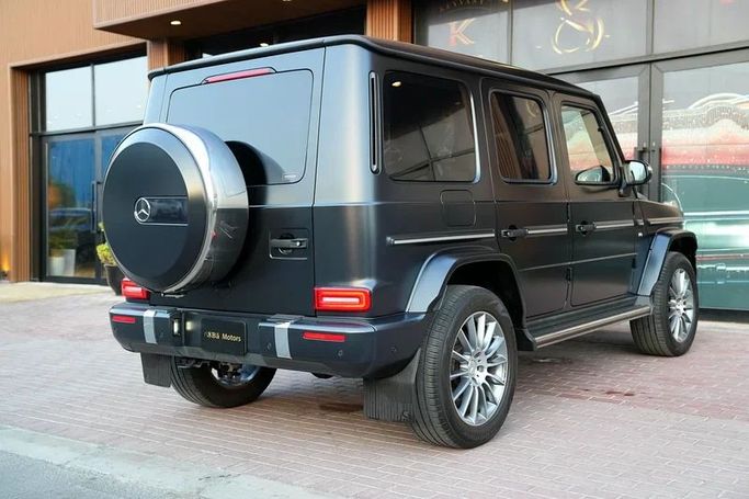 Used Mercedes-Benz G-Class 550 III (W463), 4.0 l, 2021 in Dubai by 8 Ba Motors, Black color. Japanese Specs | AUTO.AE