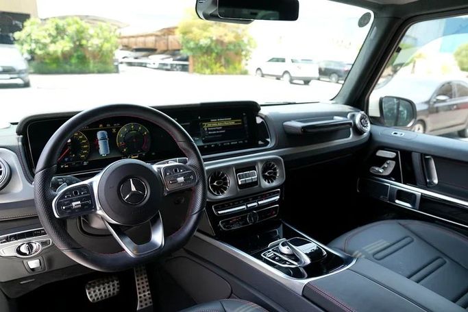 Used Mercedes-Benz G-Class 550 III (W463), 4.0 l, 2019 in Dubai by 8 Ba Motors, White color. Japanese Specs | AUTO.AE