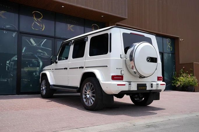 Used Mercedes-Benz G-Class 550 III (W463), 4.0 l, 2019 in Dubai by 8 Ba Motors, White color. Japanese Specs | AUTO.AE