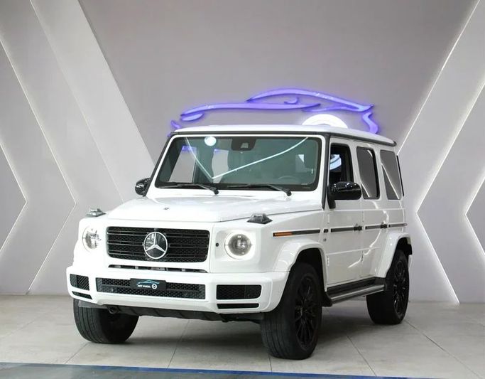 Подержанный Mercedes-Benz G-Class 550 III (W463), 4.0 л, 2021 в Дубае от Hot Wheel Used Motors Белый цвет. Other | AUTO.AE