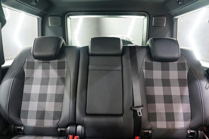 Новый Mercedes-Benz G-Class 500 III (W465) Рестайлинг, 3.0 л, 2025 в Дубае от Sanam Cars Бежевый цвет. GCC | AUTO.AE