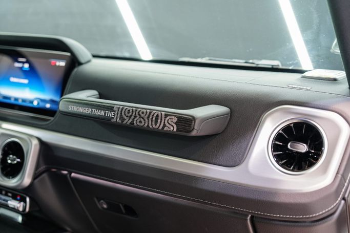 Новый Mercedes-Benz G-Class 500 III (W465) Рестайлинг, 3.0 л, 2025 в Дубае от Sanam Cars Бежевый цвет. GCC | AUTO.AE