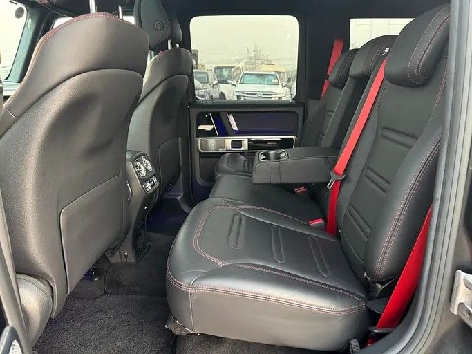 Подержанный Mercedes-Benz G-Class 550 III (W463), 4.0 л, 2020 в Дубае от Best Car Черный цвет. Японская | AUTO.AE