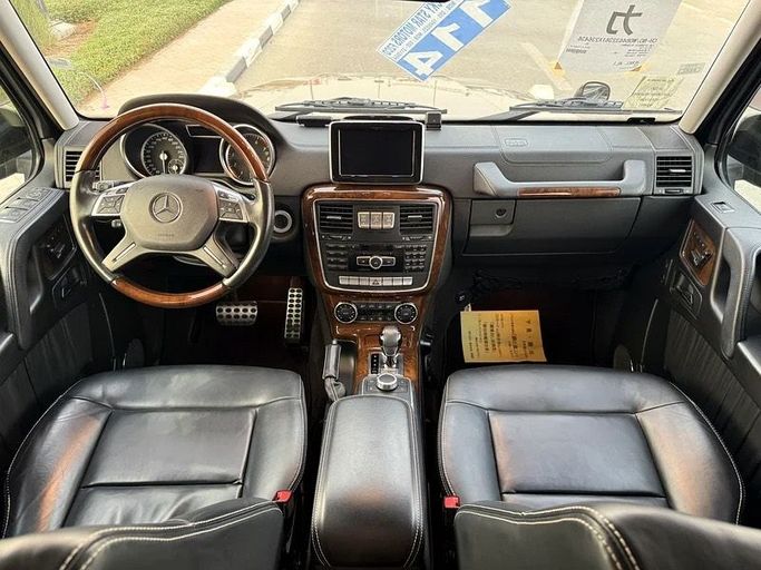 Подержанный Mercedes-Benz G-Class 550 II (W463) Рестайлинг 4, 4.0 л, 2015 в Дубае от Lucky Star Motors Черный цвет. Японская | AUTO.AE