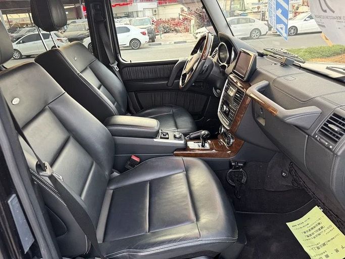 Подержанный Mercedes-Benz G-Class 550 II (W463) Рестайлинг 4, 4.0 л, 2015 в Дубае от Lucky Star Motors Черный цвет. Японская | AUTO.AE