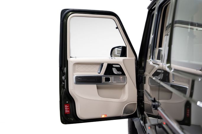 Новый Mercedes-Benz G-Class 500 III (W465) Рестайлинг, 3.0 л, 2025 в Дубае от PUPIL OF FATE MOTORS Зеленый цвет. GCC | AUTO.AE