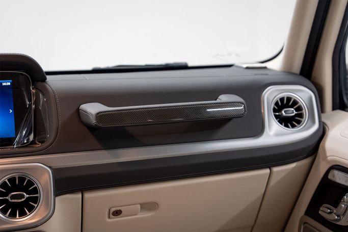 Новый Mercedes-Benz G-Class 500 III (W465) Рестайлинг, 3.0 л, 2025 в Дубае от PUPIL OF FATE MOTORS Зеленый цвет. GCC | AUTO.AE