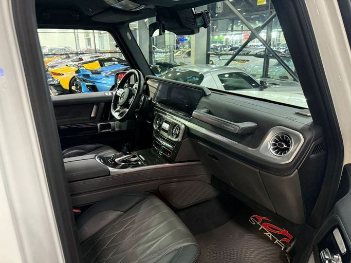 Used Mercedes-Benz G-Class AMG 63 AMG II (W463), 4.0 l, 2022 in Dubai by STAR COLLECTION LLC, White color. Japanese Specs | AUTO.AE