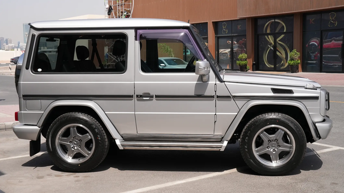 Подержанный Mercedes-Benz G-Class 320 II (W463), 3.2 л, 2003 в Дубае от KAM CAR VINTAGE Серебристый цвет. Японская | AUTO.AE