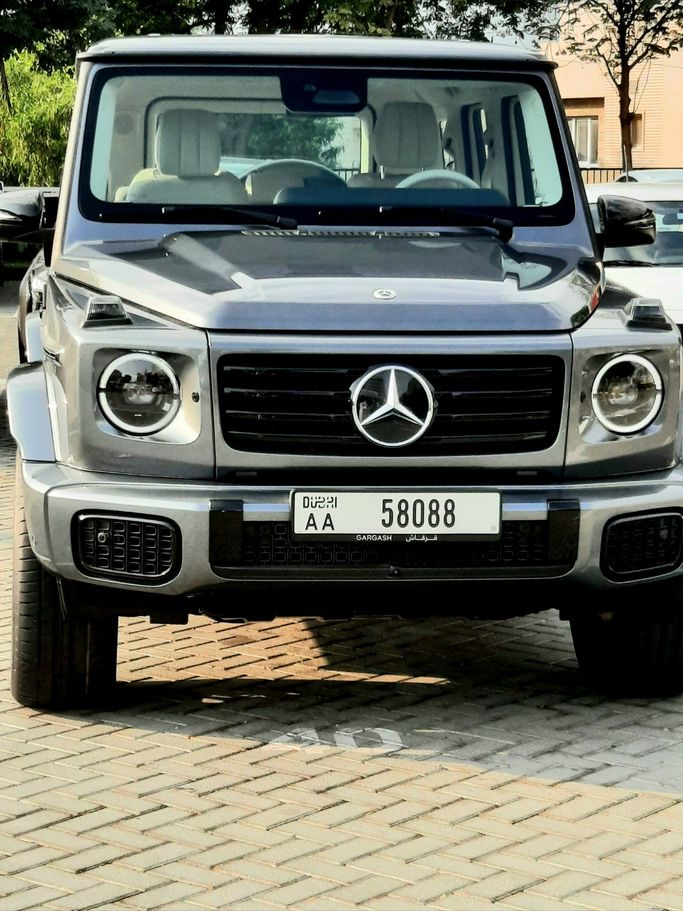 جديدة Mercedes-Benz G-Class 580 عملية فيس ليفت III (W465), 2025 في في الإمارات, دبي، اللون رمادي. مواصفات الخليج | AUTO.AE | إعلان #274233
