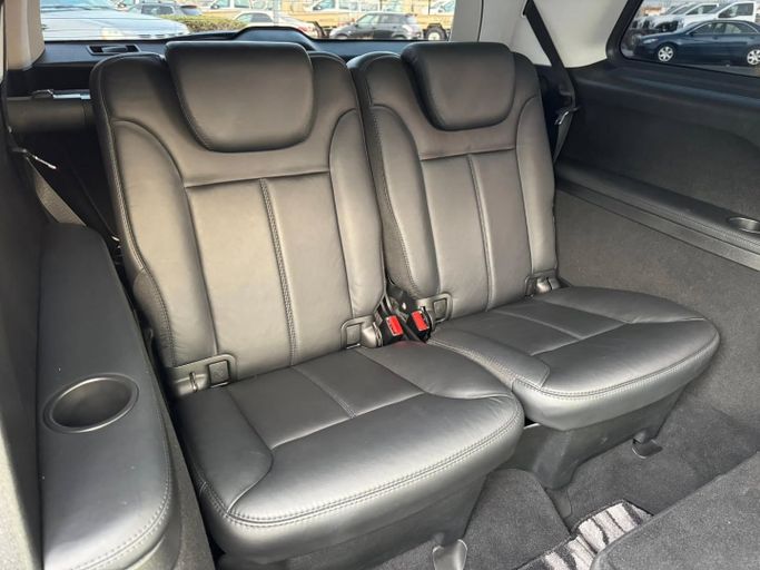 Used Mercedes-Benz GL-Class 550 I (X164) Facelift, 5.5 l, 2011 in Dubai by Saeed Auto, White color. Japanese Specs | AUTO.AE