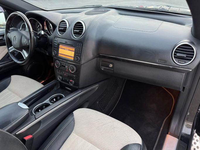 Подержанный Mercedes-Benz GL-Class 500 II (X166), 4.7 л, 2012 в Дубае от Saeed Auto Черный цвет. Японская | AUTO.AE