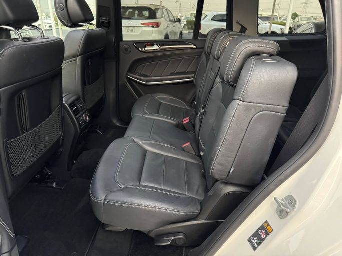 Подержанный Mercedes-Benz GL-Class 550 II (X166), 4.7 л, 2014 в Дубае от Saeed Auto Белый цвет. Японская | AUTO.AE