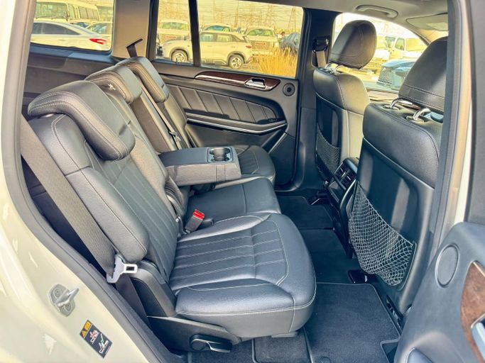 Подержанный Mercedes-Benz GL-Class 450 II (X166), 4.7 л, 2013 в Дубае от Saeed Auto Белый цвет. Японская | AUTO.AE