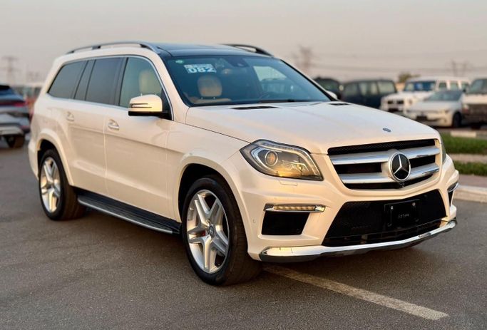 Подержанный Mercedes-Benz GL-Class 550 II (X166), 4.7 л, 2014 в Дубае от Saeed Auto Белый цвет. Японская | AUTO.AE