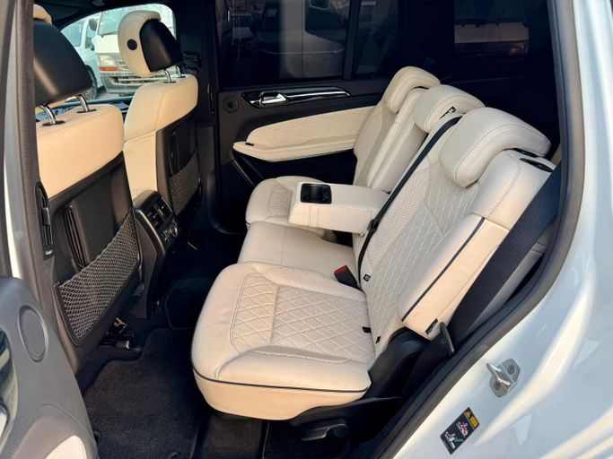 Подержанный Mercedes-Benz GL-Class 550 II (X166), 4.7 л, 2014 в Дубае от Saeed Auto Белый цвет. Японская | AUTO.AE