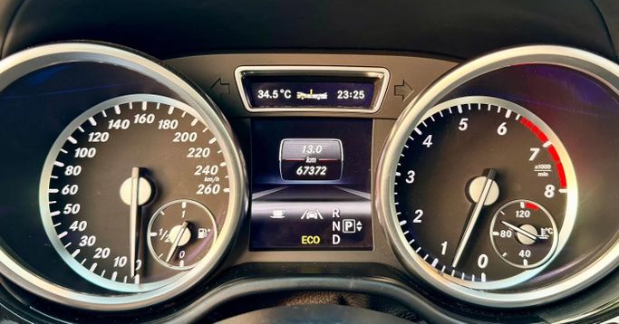 Подержанный Mercedes-Benz GL-Class 550 II (X166), 4.7 л, 2014 в Дубае от Saeed Auto Белый цвет. Японская | AUTO.AE