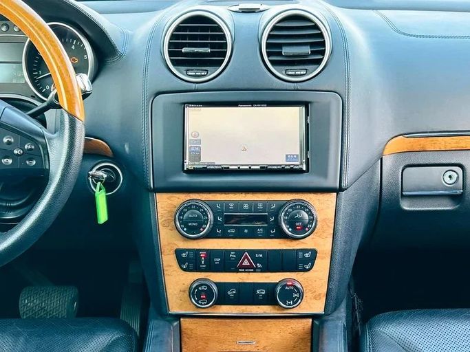 Used Mercedes-Benz GL-Class 550 I (X164), 5.5 l, 2008 in Dubai by Mirza Automobile FZE, Black color. Japanese Specs | AUTO.AE