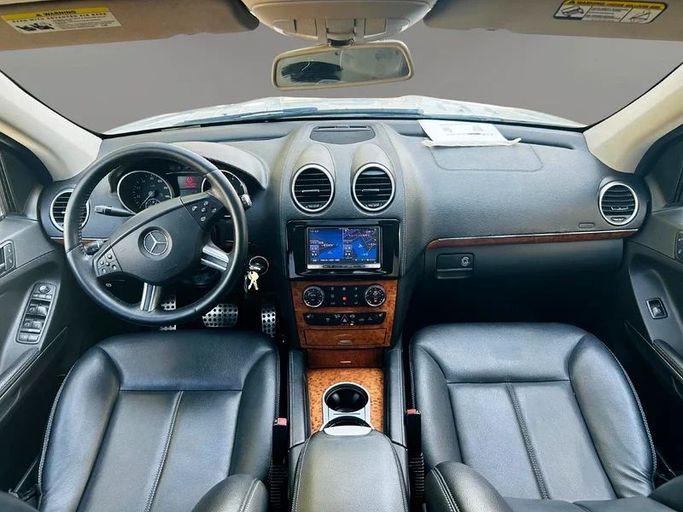 Подержанный Mercedes-Benz GL-Class 450 I (X164), 4.7 л, 2008 в Дубае от Mirza Automobile FZE Белый цвет. Японская | AUTO.AE