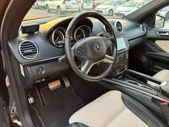 Used Mercedes-Benz GL-Class 550 II (X166), 4.7 l, 2013 in Dubai by Best Car, Black color. Japanese Specs | AUTO.AE