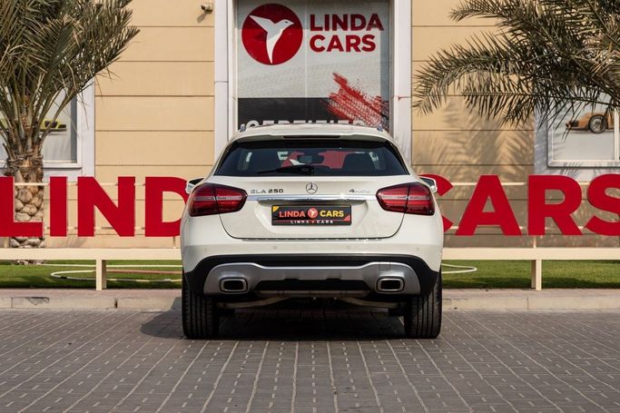 Used Mercedes-Benz GLA 250 I (X156) Facelift, 2.0 l, 2018 in Dubai by Linda Cars, White color. GCC Specs | AUTO.AE