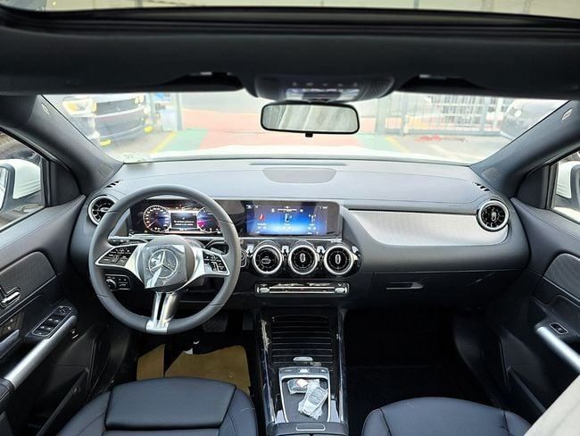 New Mercedes-Benz GLA 200 II (H247) Facelift, 1.3 l, 2025 in Dubai by Soltan Auto, White color. Other | AUTO.AE